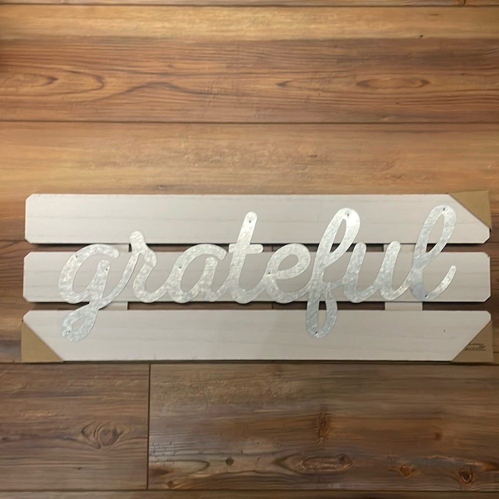“ Grateful” Wall Decor